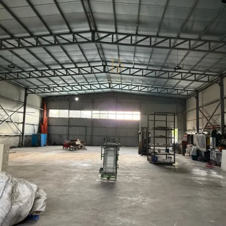 Tirane, jepet me qera magazine , 600 m² 2.400 € (Kamez)