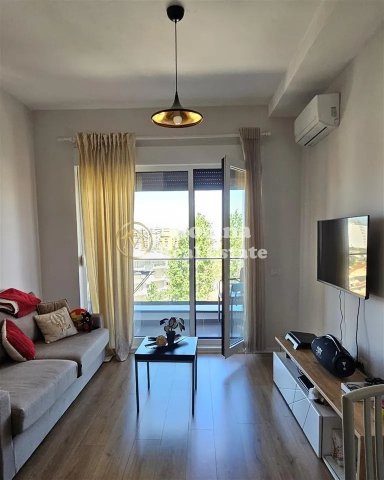 Tirane, jepet me qera apartament 1+1 Kati 7, 65 m² 550 € (21 Dhjetori)