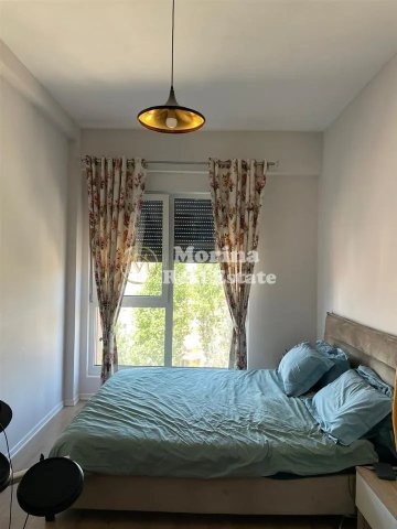 Tirane, jepet me qera apartament 1+1 Kati 7, 65 m² 550 € (21 Dhjetori)