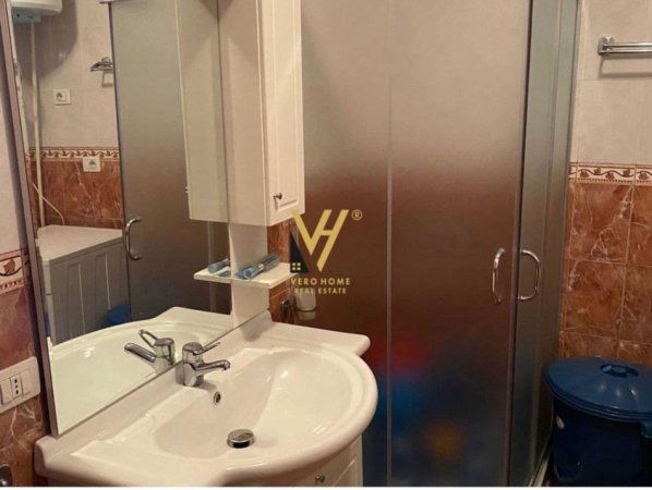 Tirane, jepet me qera apartament 2+1+Ballkon Kati 4, 100 m² 500 € (KOMUNA E PARISIT)