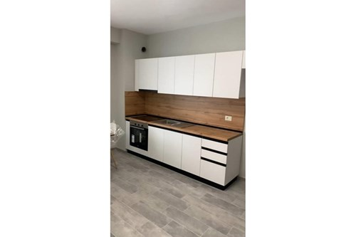 Tirane, jepet me qera apartament 1+1+Ballkon Kati 4, 60 m² 300 € (Rruga Sotir Caci)
