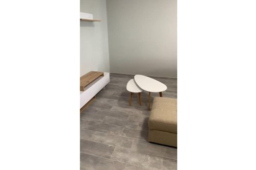 Tirane, jepet me qera apartament 1+1+Ballkon Kati 4, 60 m² 300 € (Rruga Sotir Caci)