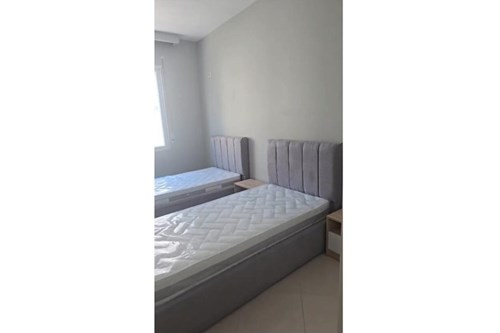 Tirane, jepet me qera apartament 2+1+Ballkon Kati 3, 100 m² 350 € (Rruga Sotir Caci)