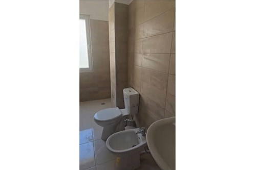 Tirane, jepet me qera apartament 2+1+Ballkon Kati 3, 100 m² 350 € (Rruga Sotir Caci)