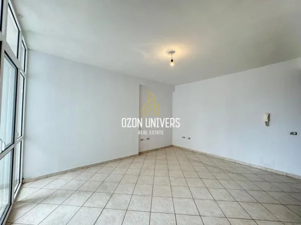 Tirane, shitet apartament 2+1+Ballkon , 117 m² 141.048 € (përballë Vilës “L”, Astir)