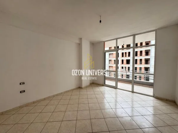 Tirane, shitet apartament 2+1+Ballkon , 117 m² 141.048 € (përballë Vilës “L”, Astir)