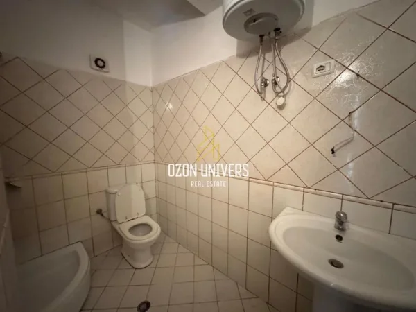 Tirane, shitet apartament 2+1+Ballkon , 117 m² 141.048 € (përballë Vilës “L”, Astir)