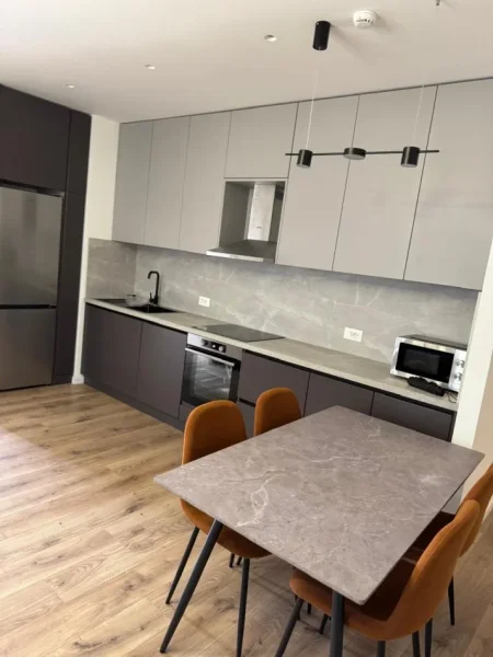 Tirane, jepet me qera apartament 2+1 Kati 2, 80 m² 650 € (Selitë)