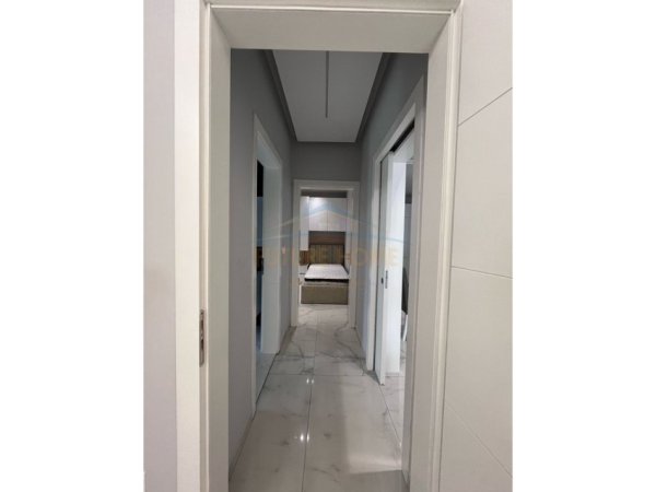 Tirane, jepet me qera apartament 2+1 Kati 3, 100 m² 700 € (ish Fusha e Aviacionit)