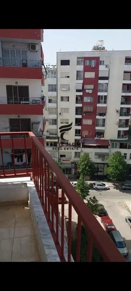 Tirane, jepet me qera apartament 2+1 Kati 6, 87 m² 450 € (YZBERISHT)