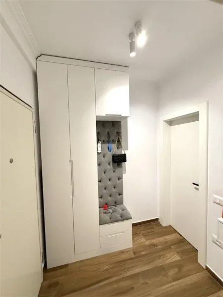 Tirane, jepet me qera apartament 2+1+Ballkon Kati 4, 110 m² 1.000 € (rruga e elbasanit)