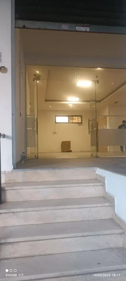 Tirane, jepet me qera dyqan Kati 0, 69 m² (naim frasheri)