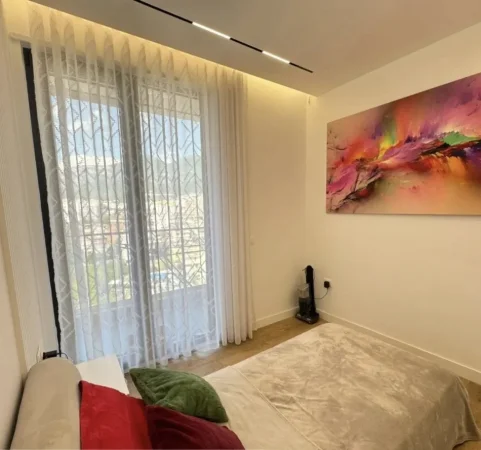 Tirane, shes apartament 3+1+Aneks+Ballkon Kati 8, 156 m² (Porcelan)