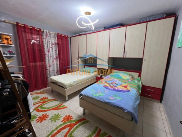 Tirane, shitet apartament 3+1 Kati 4, 110 m² 150.000 € (Rrugen Idriz Dollaku)