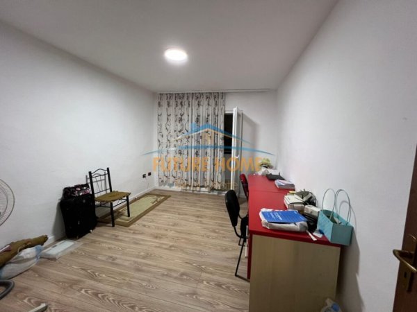 Tirane, shitet apartament 3+1 Kati 4, 110 m² 150.000 € (Rrugen Idriz Dollaku)