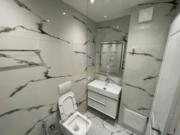 Tirane, jepet me qera apartament 2+1 Kati 3, 110 m² 1.200 € (Liqeni i Thate)