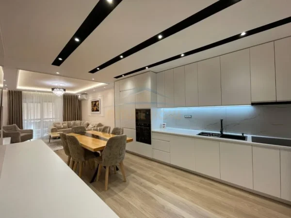 Tirane, jepet me qera apartament 2+1 Kati 3, 110 m² 1.200 € (Liqeni i Thate)
