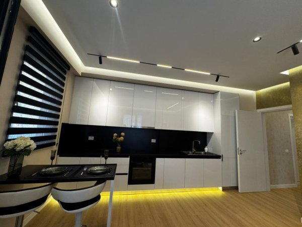 Tirane, shitet apartament 2+1+Aneks+Ballkon Kati 3, 107 m² 275.000 € (Pran pazarit te ri Pallati I 2024)