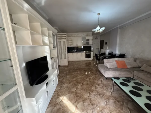 Tirane, jepet me qera apartament 2+1 , 110 m² 550 € (Astor)