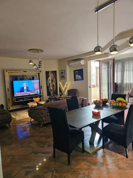 Tirane, jepet me qera apartament 2+1+2+ Ballkon Kati 2, 200 m² 2.500 € (BLLOKU)