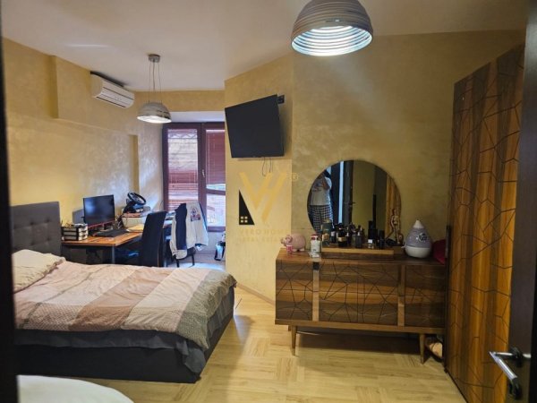 Tirane, jepet me qera apartament 2+1+2+ Ballkon Kati 2, 200 m² 2.500 € (BLLOKU)