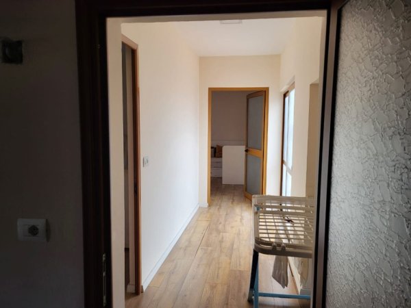 Tirane, jepet me qera apartament 2+1+Ballkon Kati 6, 130 m² 600 € (Selvia)