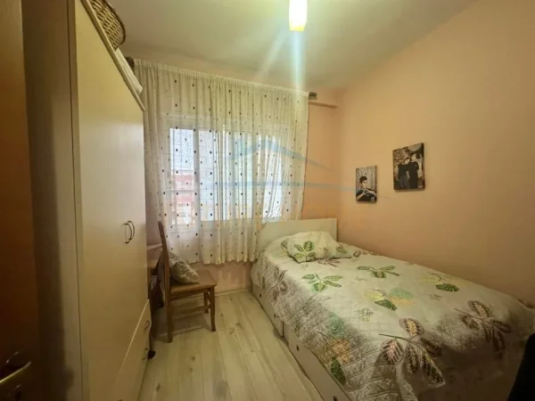 Tirane, jepet me qera apartament 2+1 Kati 7, 69 m² 450 € (Unaza e re)