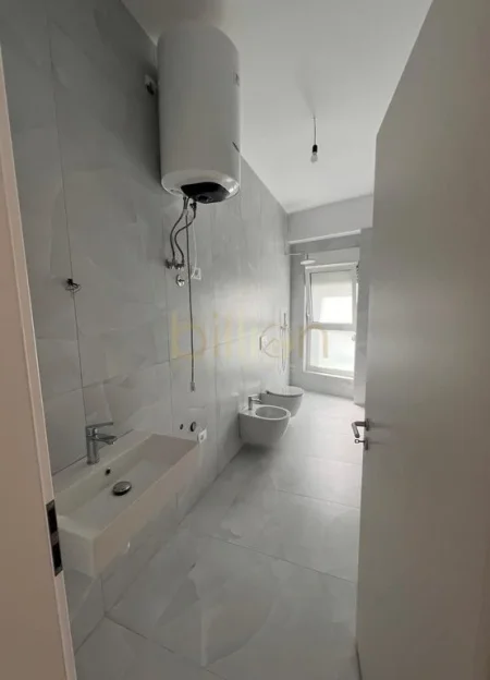 Tirane, shitet 2+1 , 115 m² (ISH PARKU I AUTOBUZAVE)