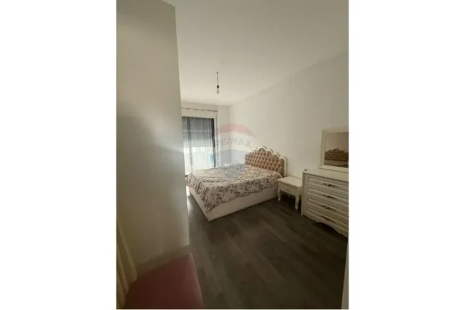 Tirane, jepet me qera apartament 2+1 , 80 m² 550 € (Astir)