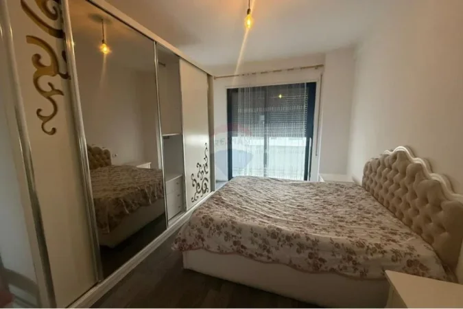 Tirane, jepet me qera apartament 2+1 , 80 m² 550 € (Astir)