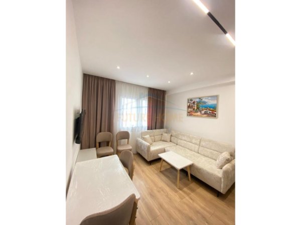 Tirane, shitet apartament 1+1 Kati 5, 27 m² 89.000 € (21 Dhjetori)