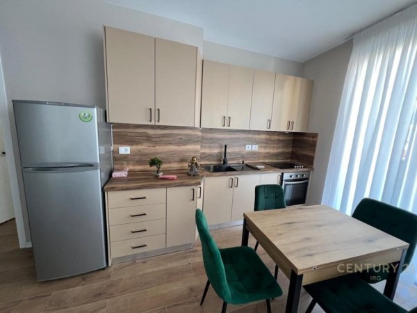 Tirane, jap me qera apartament 2+1 Kati 3, 85 m² 1.200 € (Rruga e Barrikadave)