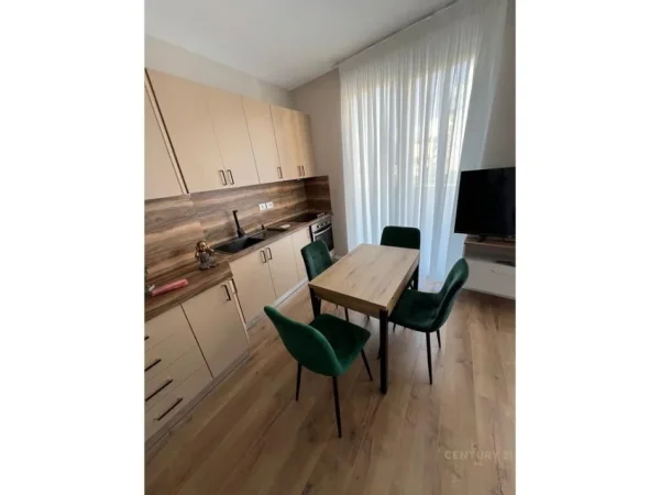 Tirane, jap me qera apartament 2+1 Kati 3, 85 m² 1.200 € (Rruga e Barrikadave)