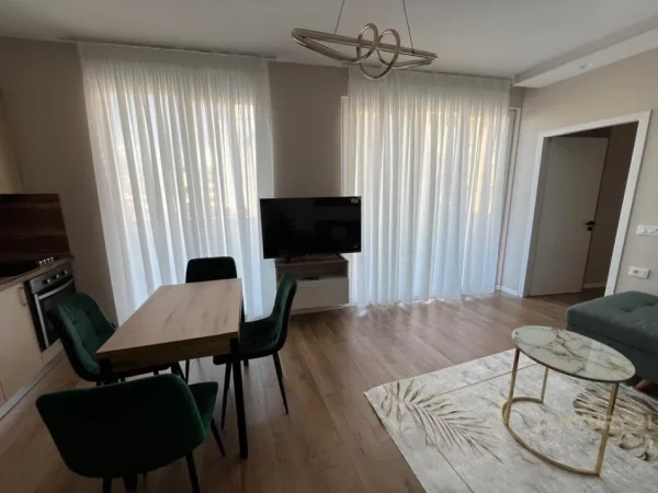 Tirane, jap me qera apartament 2+1 Kati 3, 85 m² 1.200 € (Rruga e Barrikadave)