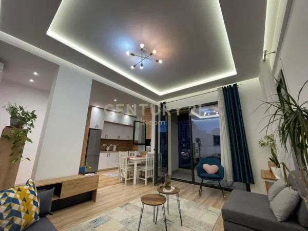 Tirane, jepet me qera apartament 2+1+Ballkon Kati 3, 115 m² 1.501 € (Rruga e Kosovareve)