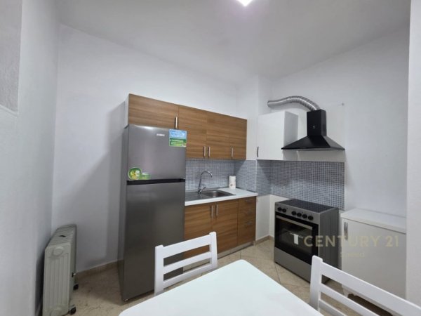 Tirane, jepet me qera apartament 1+1 Kati 3, 80 m² 501 € (Rruga e elbasanit)