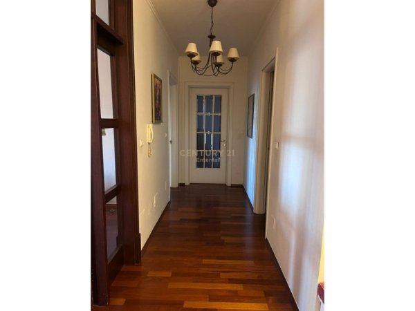 Tirane, jepet me qera apartament 2+1 Kati 4, 130 m² 800 € (Rruga e Elbasanit)