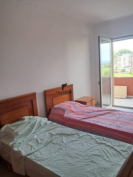 Tirane, jepet me qera apartament 2+1+Ballkon Kati 5, 87 m² 450 € (ASTIR)