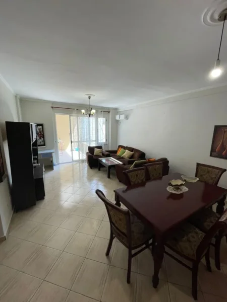 Tirane, shitet apartament 2+1+Ballkon Kati 4, 104 m² 165.000 € (Kodra e Diellit tek Eleonora)