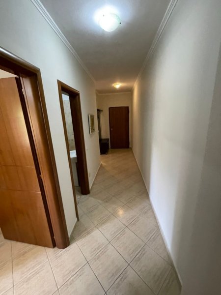 Tirane, shitet apartament 2+1+Ballkon Kati 4, 104 m² 165.000 € (Kodra e Diellit tek Eleonora)