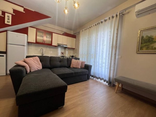 Tirane, jepet me qera apartament 2+1+Ballkon Kati 2, 120 m² 1.250 € (Rruga e Dibres)