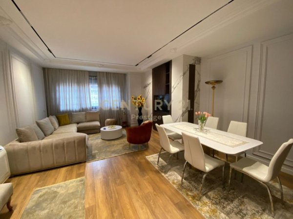 Tirane, jepet me qera apartament 2+1 Kati 3, 140 m² 1.500 € (Rruga e Barrikadave)
