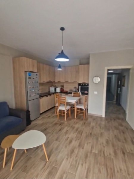 Tirane, jepet me qera apartament 1+1+Ballkon Kati 6, 78 m² 500 € (fusha e aviaciont)