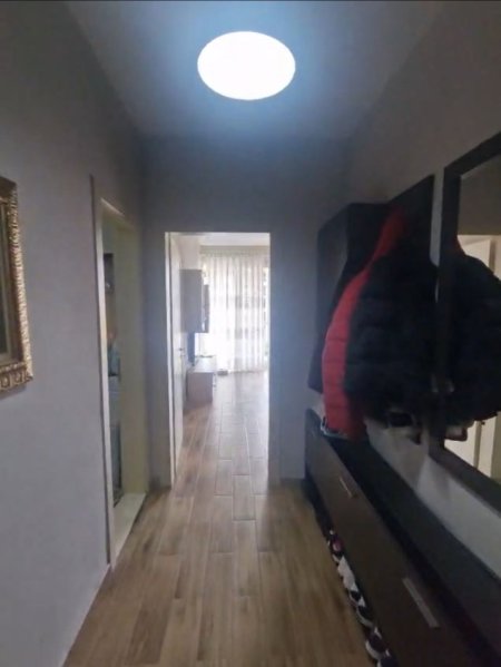 Tirane, jepet me qera apartament 1+1+Ballkon Kati 6, 78 m² 500 € (fusha e aviaciont)