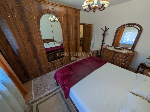Tirane, jepet me qera apartament 2+1 Kati 5, 80 m² 550 € (Rruga e Barrikadave)