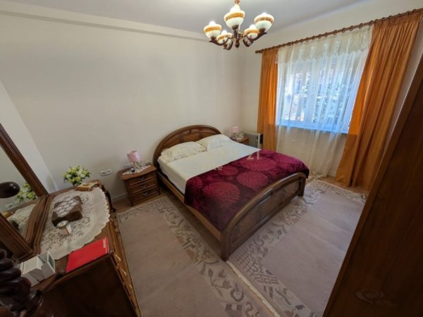 Tirane, jepet me qera apartament 2+1 Kati 5, 80 m² 550 € (Rruga e Barrikadave)