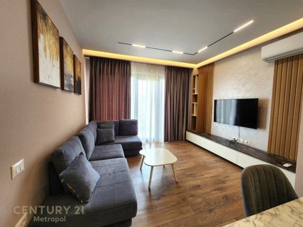 Tirane, jepet me qera apartament Kati 6, 950 € (Rruga e Elbasanit)