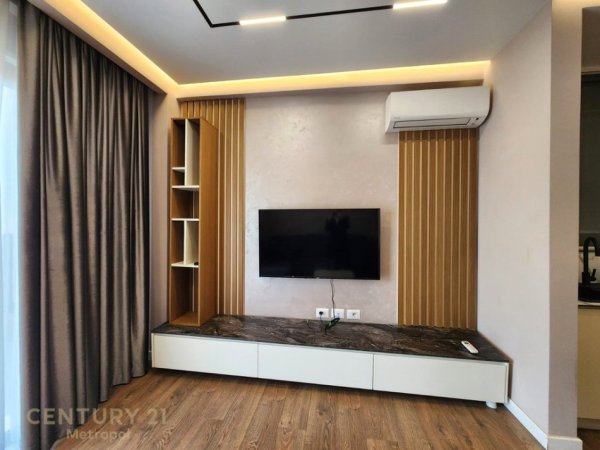 Tirane, jepet me qera apartament Kati 6, 950 € (Rruga e Elbasanit)