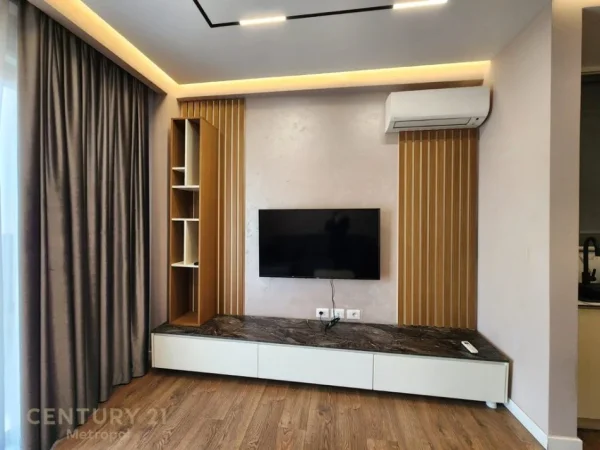 Tirane, jepet me qera apartament Kati 6, 950 € (Rruga e Elbasanit)