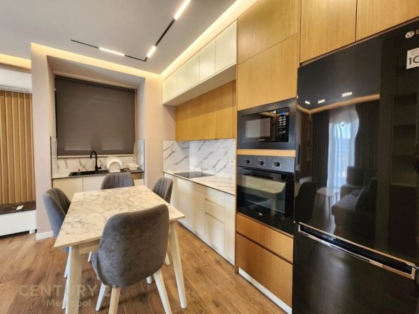 Tirane, jepet me qera apartament Kati 6, 950 € (Rruga e Elbasanit)